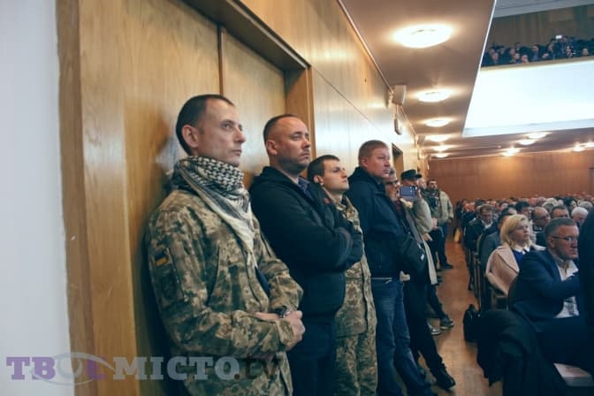«Не будіть у нас звіра!». Як у Львові минув діалог влади і громади. Репортаж