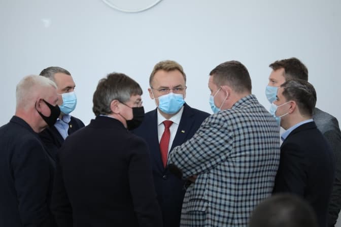 Львівська ОТГ офіційно запрацювала. Як пройшло передноворічне засідання депутатів