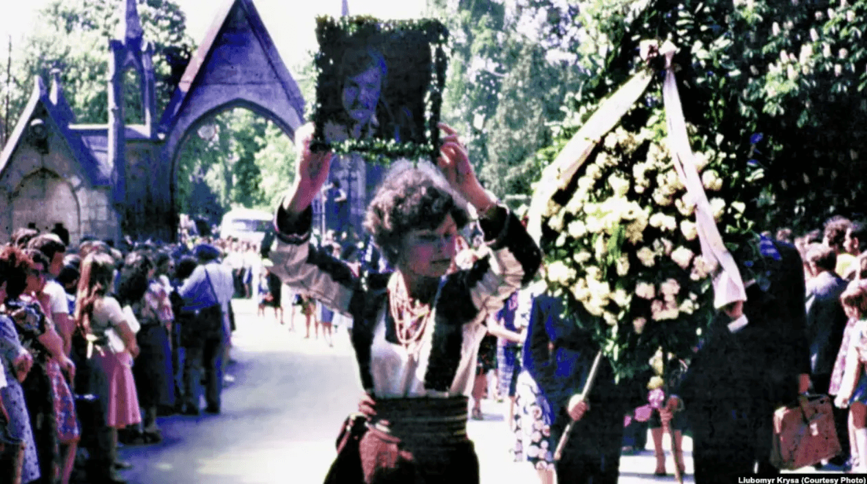 Фото з похорону Володимира Івасюка / Любомир Криса