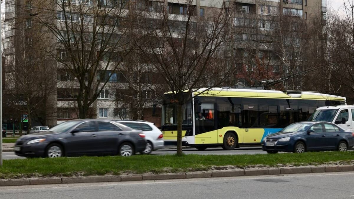 У Львові змінили графік руху транспорту на Великдень і поминальні вихідні