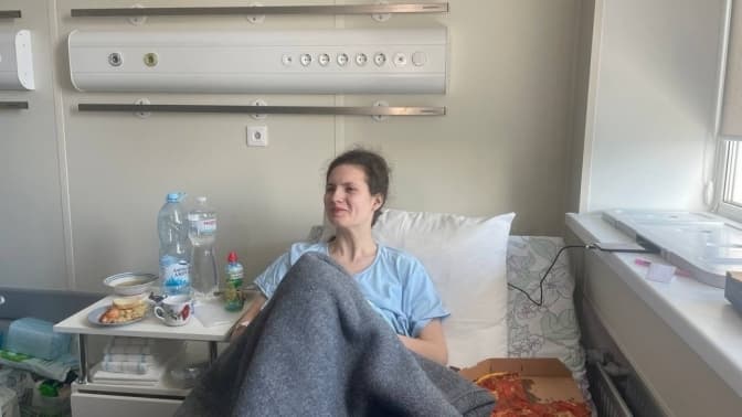 Виписку з лікарні дівчини, яка вижила після ракетного удару, скасували