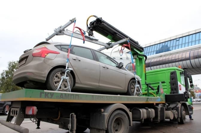 З чергами розібрались, або Чому не варто відновлювати мито на авто