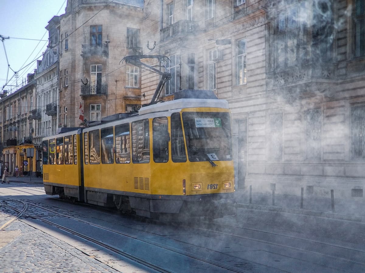 Кому вдалось запустити безкоштовний громадський транспорт і чому Львову до цього далеко