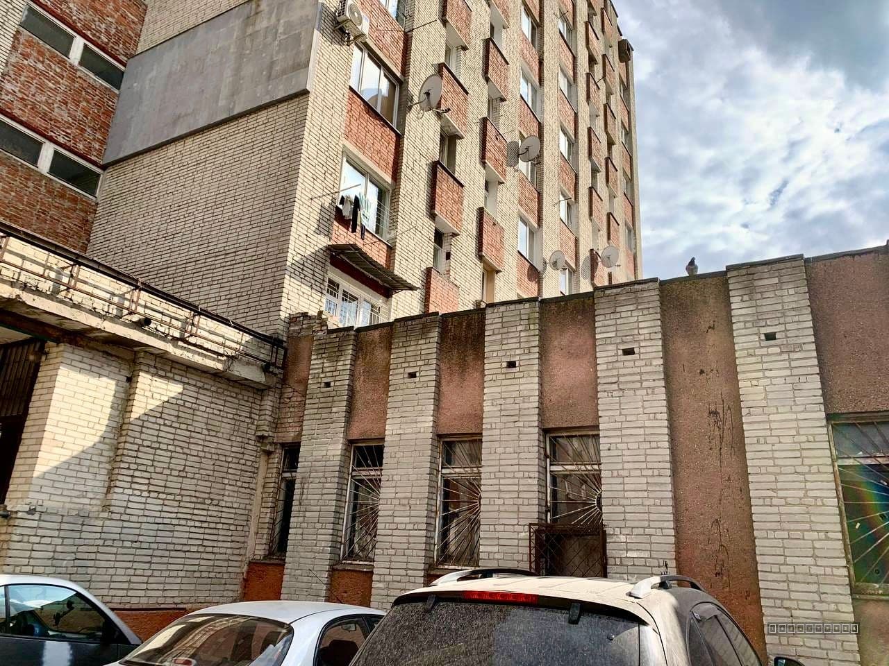 Будівля на вулиці Пулюя, куди розглядають можливість перенесення аптеки №44