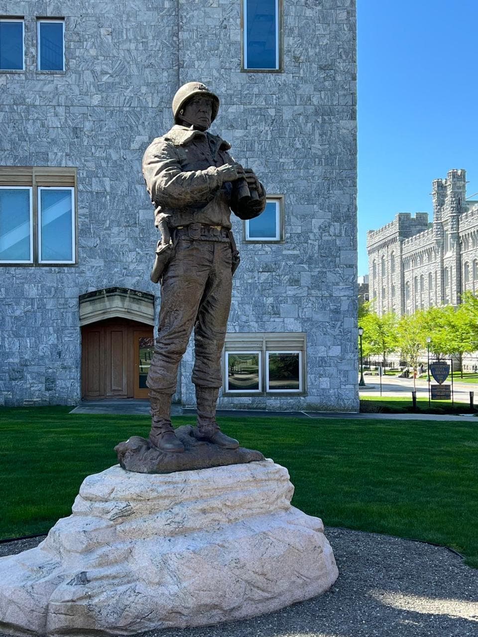 Пам'ятник генералу Джорджу Паттону
