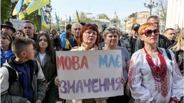 В Україні надійшло понад дві тисячі звернень щодо порушення мовного закону. Яка ситуація на Львівщині