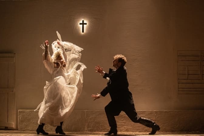 Вистава "Конотопська відьма". Фото: театр імені Франка