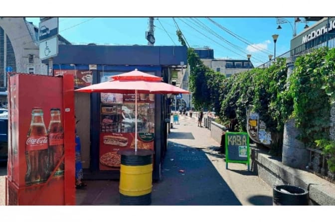 Кияни просять демонтувати МАФи на Вокзальній площі