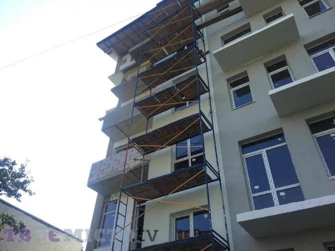 Чи знесуть незаконну 6-поверхівку на Варшавській у Львові