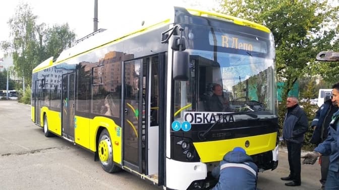 До Львова прибув перший із 50 нових тролейбусів Електрон. Фото