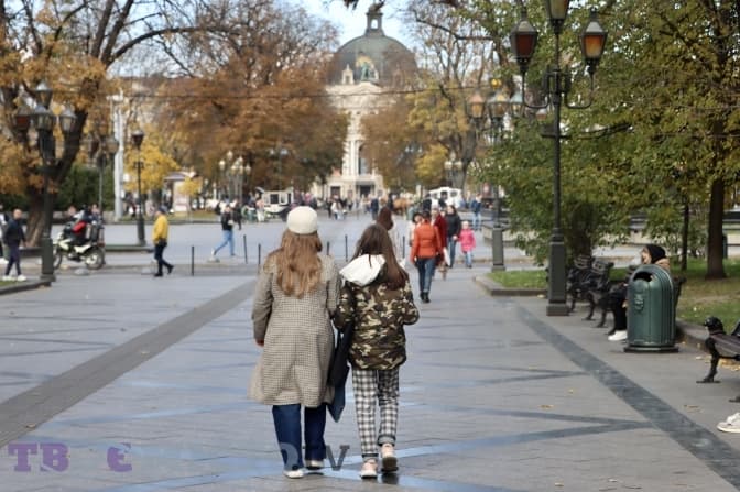 Посилення карантину у транспорті та нова назва для Facebook. Головне за добу