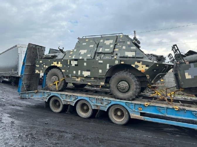 53-му стрілецькому батальйону із Львівщини відправили розвідувально-дозорні машини та пікапи