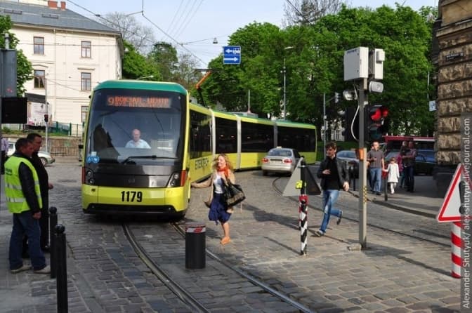 У Львові змінили правила в’їзду у пішохідну зону міста