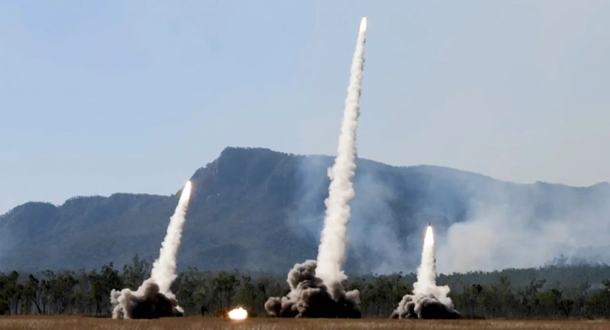 Зеленський: Україна не потребує дозволу США для ударів по РФ