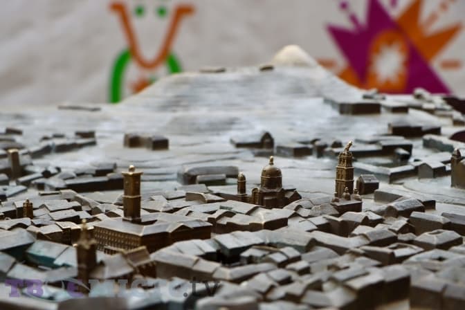 Хто став переможцем премії міста літератури ЮНЕСКО та коли львівські школярі підуть на канікули. Головне за добу