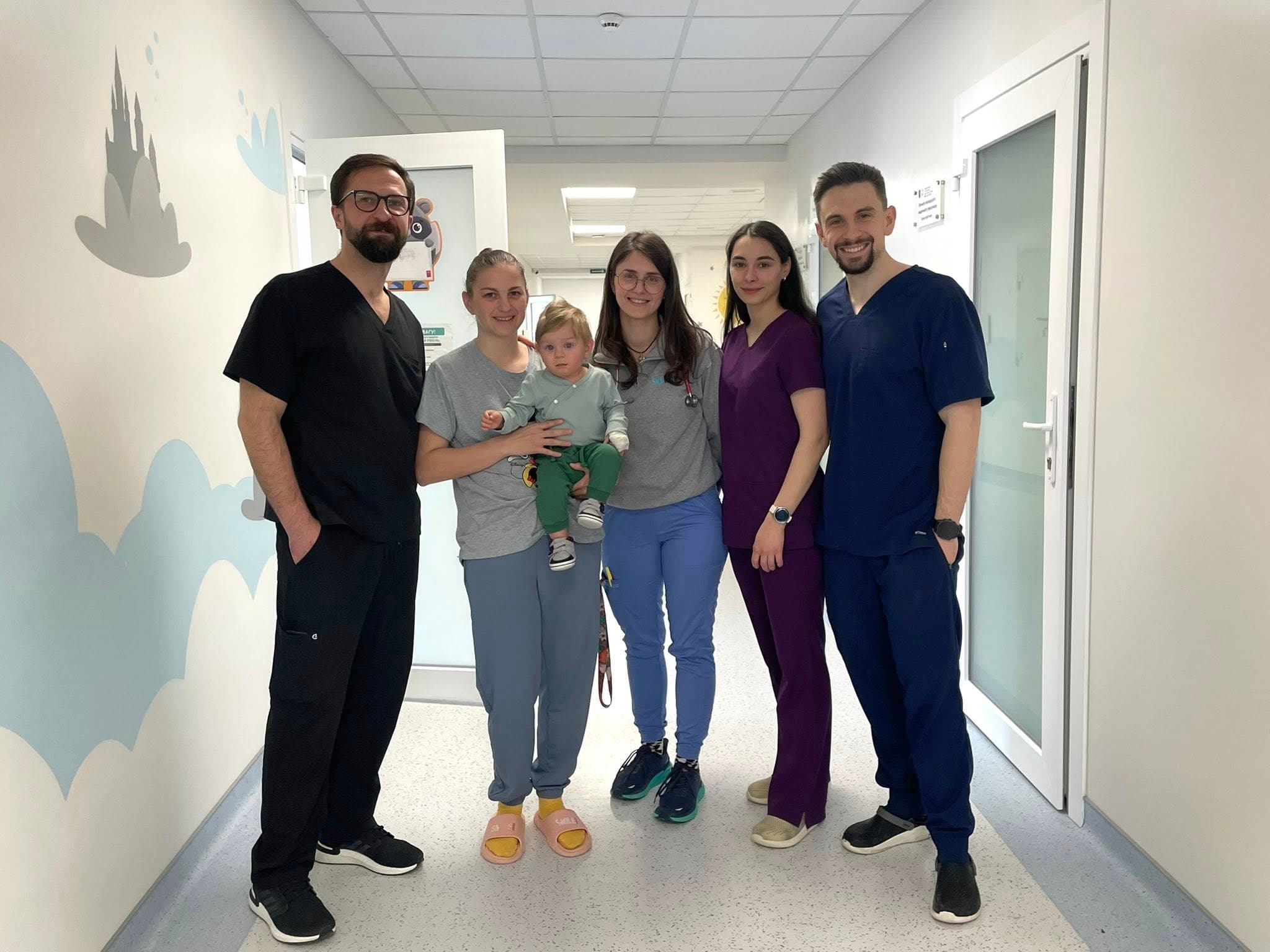 Львівські фірурги провели складну операцію малюку / Фото Дитячої Лікарні Святого Миколая