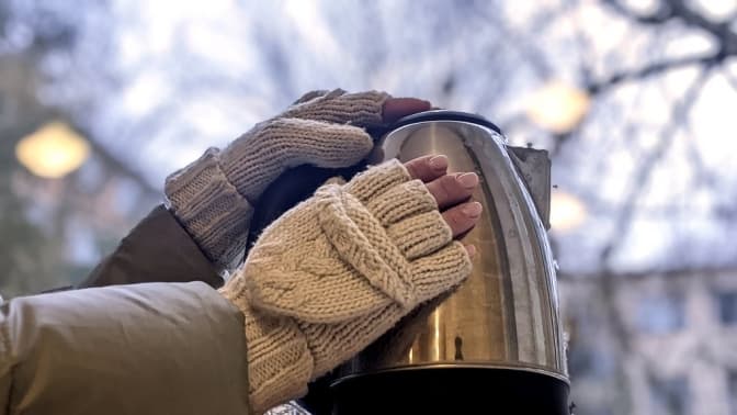 Де у Львові потребуючі можуть зігрітися та отримати одяг. Локації