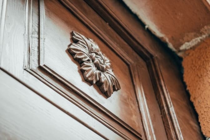 У Львові відреставрували історичну браму на вулиці Томашівського