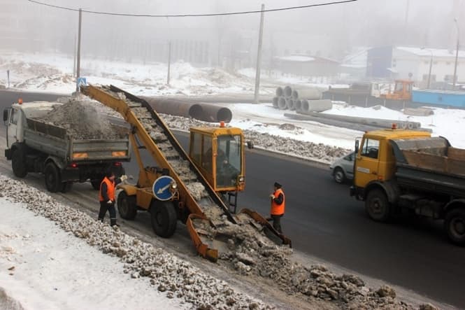 За снігоочисною технікою на дорогах Львівщини можна слідкувати онлайн