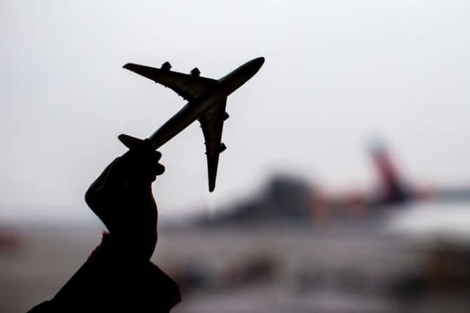 Україна припиняє авіасполучення з Білоруссю