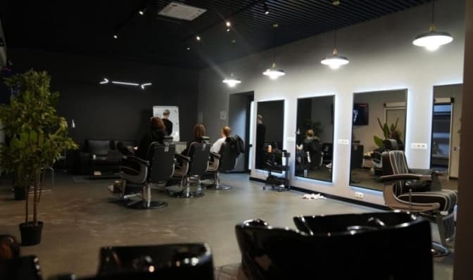 У Львові в одній із лікарень облаштують перукарню