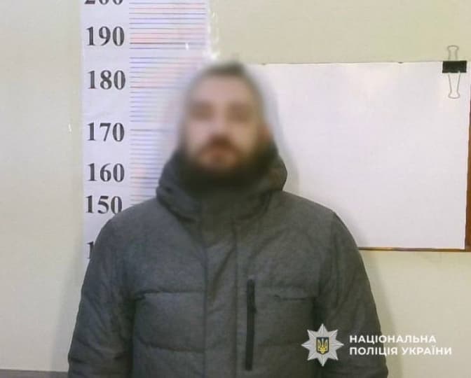 У Києві пасажир ножем поранив водія трамвая на кінцевій зупинці