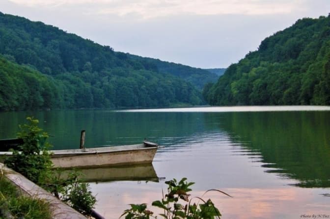 На Львівщині в озері виявили тіло жінки
