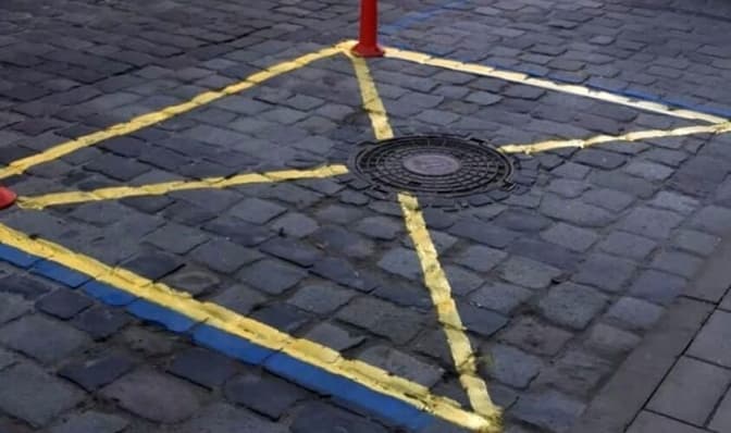 У Львові ознакують пожежні гідранти, щоб паркування на них стало неможливим