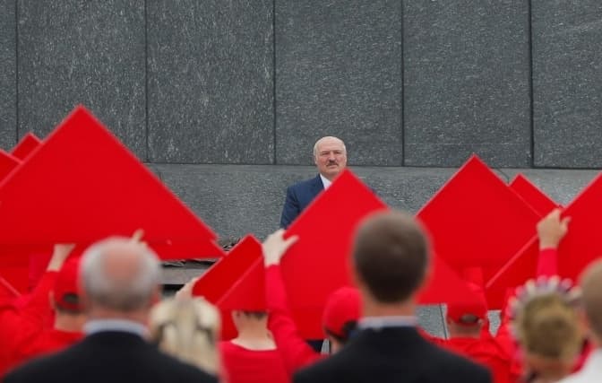 Антирекорди з Covid-19 в Україні та протести в Білорусі / Навальний в комі. Головне за ніч і минулу добу