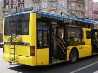 У вихідні львів'янам полегшать доїзд до кладовищ