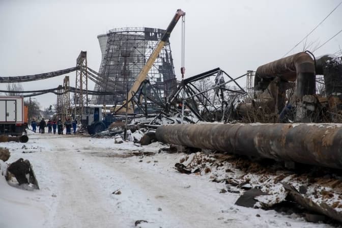 Після удару по Дарницькій ТЕЦ відновлення триватиме понад два місяці: адреси пунктів обігріву