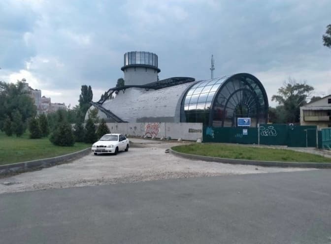Орендар ділянки під кесоном «Сталінського метро» у суді підтвердив своє право на користування майном