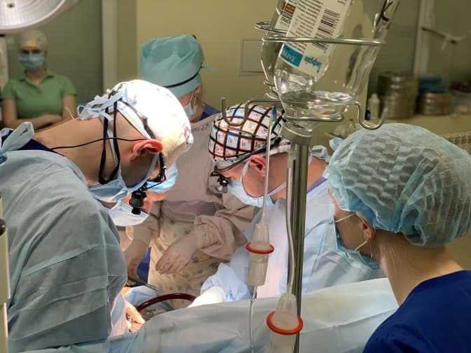 У львівській лікарні швидкої допомоги вперше провели операцію на відкритому серці. Відео
