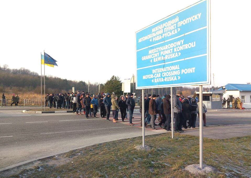 Чому перекриття трас шкодить самим «човникам»