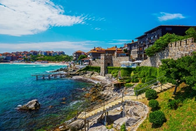 У Болгарію українців тепер пускатимуть лише з негативним ПЛР-тестом