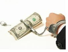 В Україні боржникам дозволили виїжджати за кордон