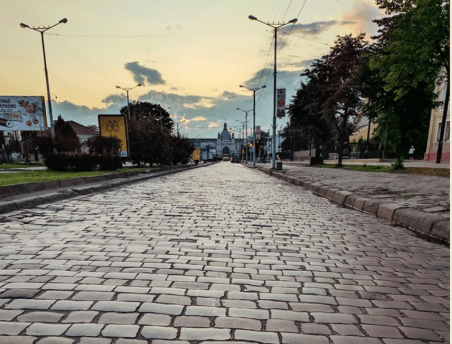 Історичну бруківку із площі Двірцевої та вулиці Чернівецької мають зберегти