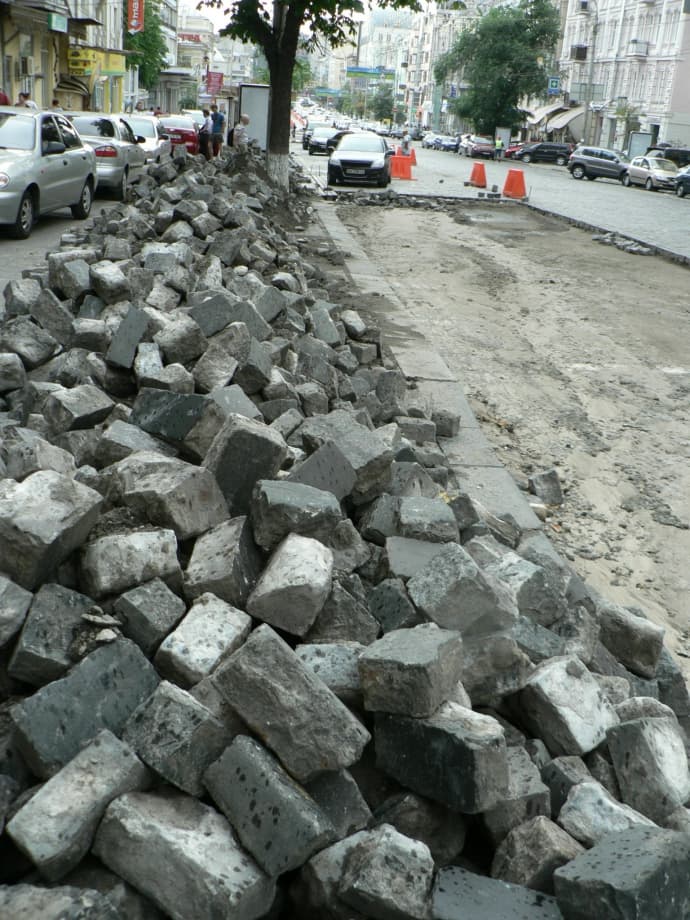 Ремонт площі Св. Теодора завершать до 24 серпня