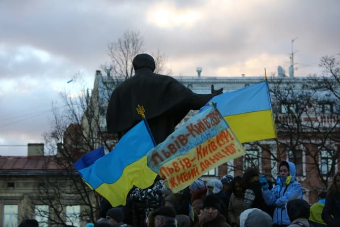 Невічний вогонь. 10 думок про жертовність Майдану (і Порошенка)