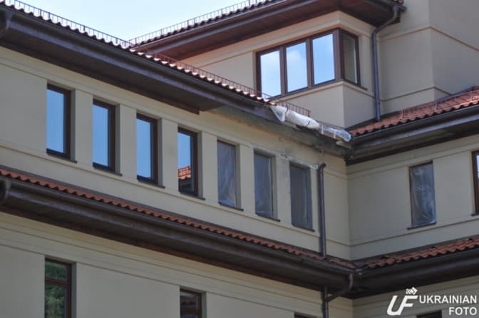 5 версій слідства щодо обстрілу будинку мера Львова