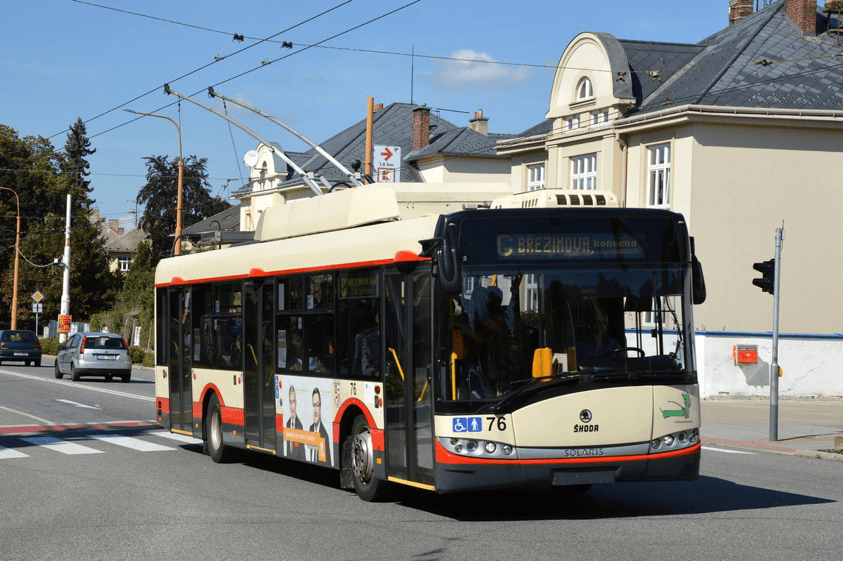 Тролейбуси, які передадуть Львову з Чехії / Фото зі сторінки Олега Забарила