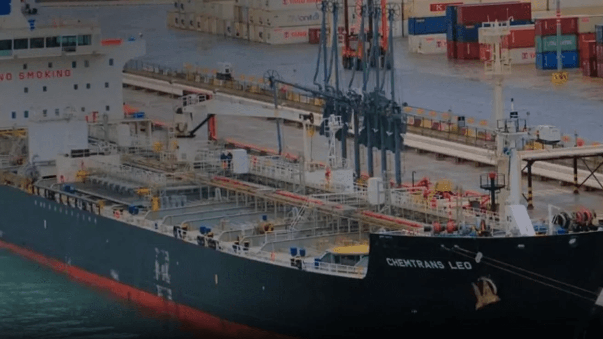 Удар у серце "тіньового флоту": Україна уразила підсанкційний танкер MARQUISE 