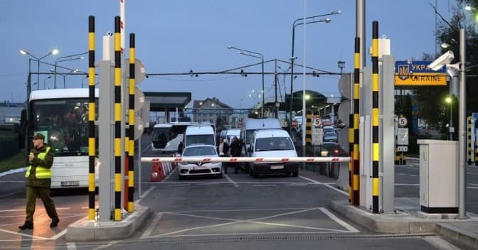 На кордонах з Польщею – майже 300 легкових автомобілів. Де найбільші черги
