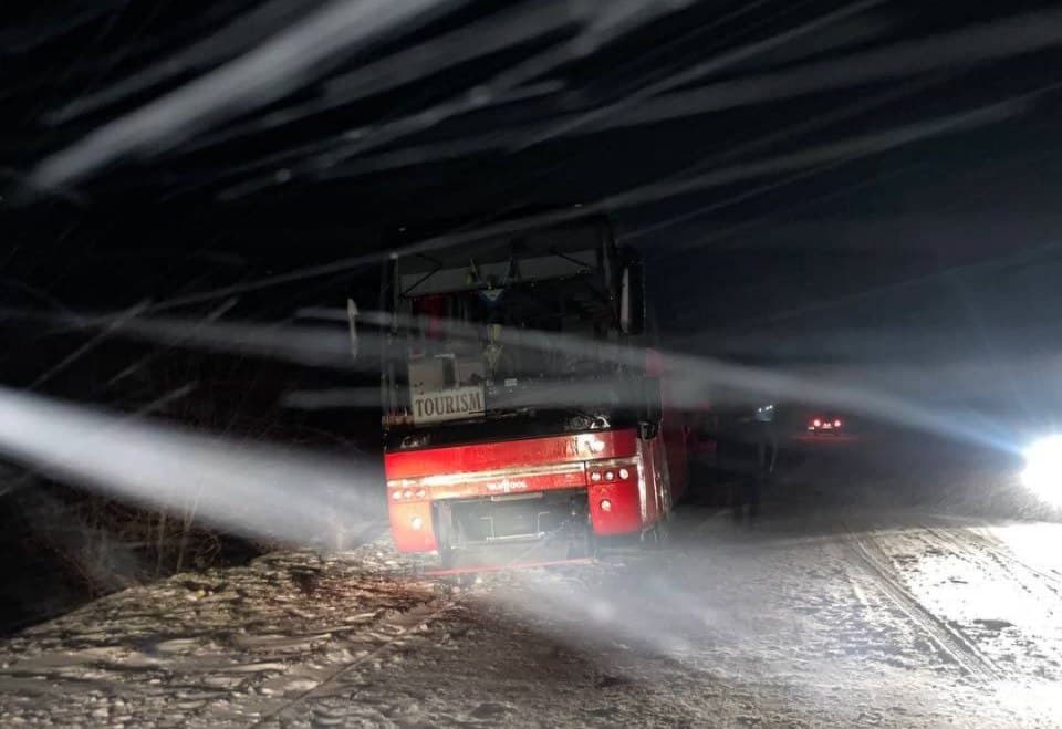 Уночі на Львівщині через негоду застряг міжнародний автобус з пасажирами