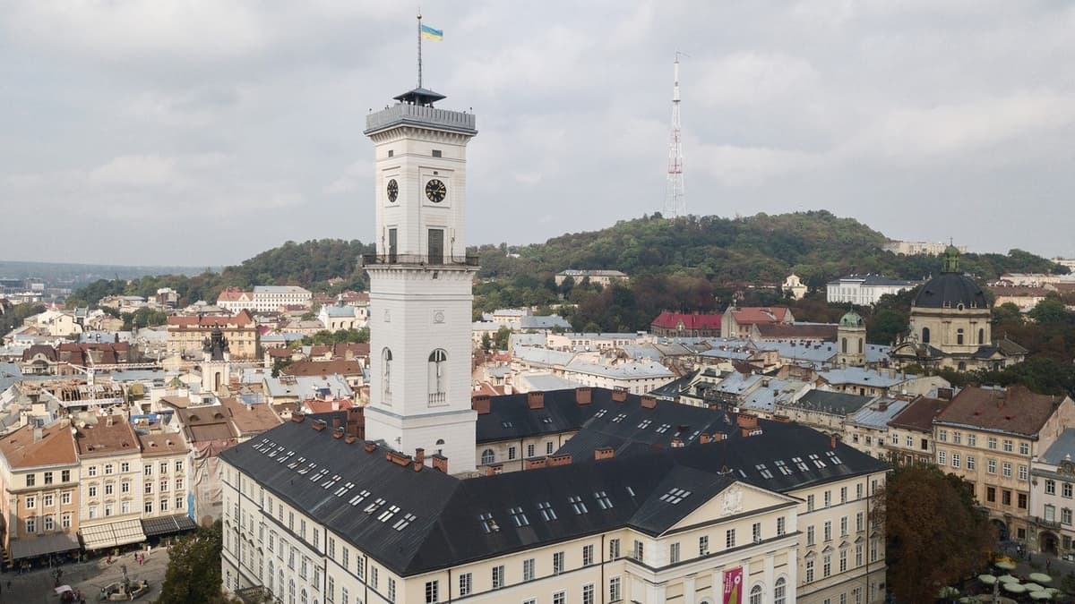 «Зараз не йду, наступного року — подумаю». Хто може стати новим мером Львова