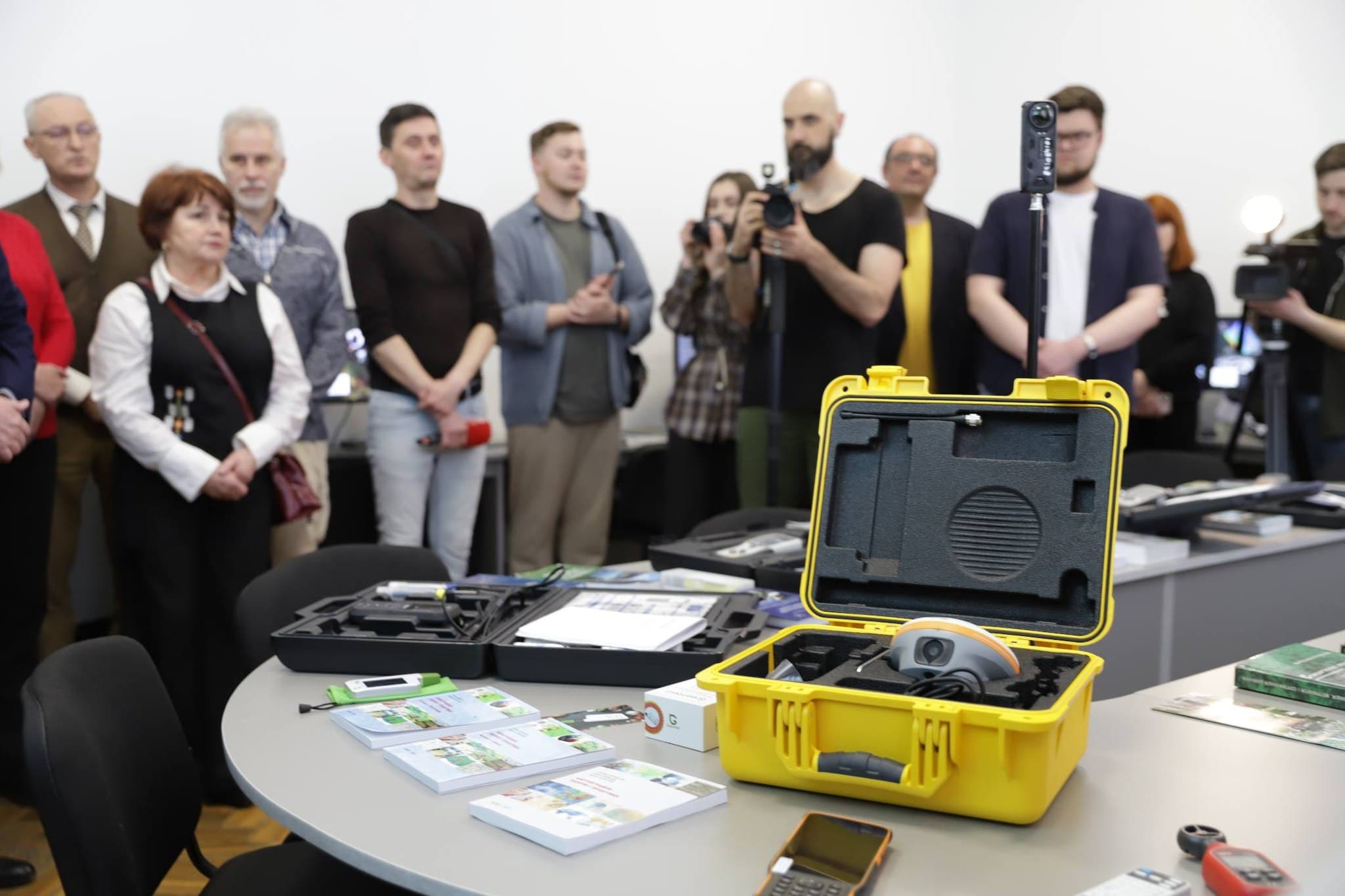 Новітнє обладнання для наукових дослідів