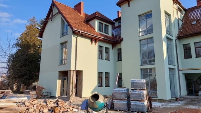 У Львові відновили будівельні роботи на дитячій турбазі. Що відомо