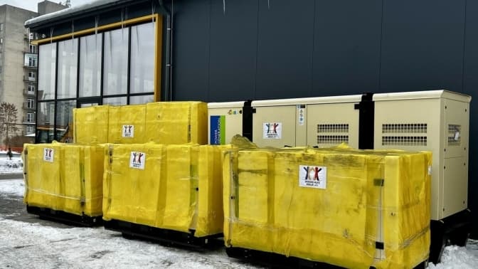 Іноземні партнери передали генератори для кількох лікарень Львова