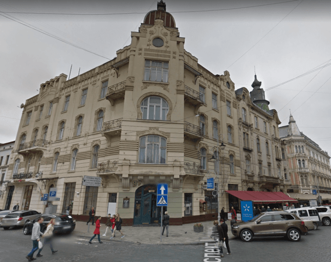 Профспілки перепланують у Львові пам'ятку на вулиці Чайковського. Фото