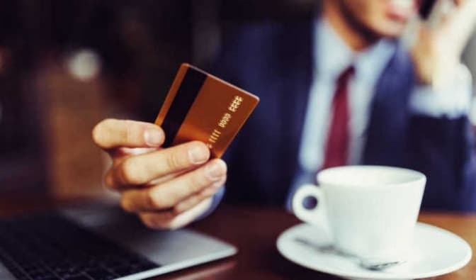В Україні запустять послугу оплати «чайових» карткою